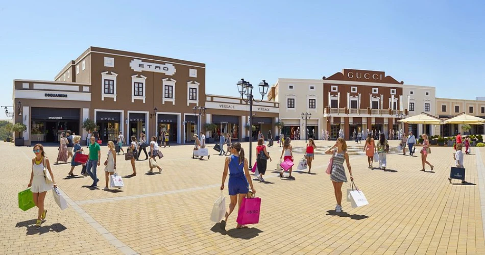 Best Malls and Shopping Spots in and Around Piazza Armerina, Italy