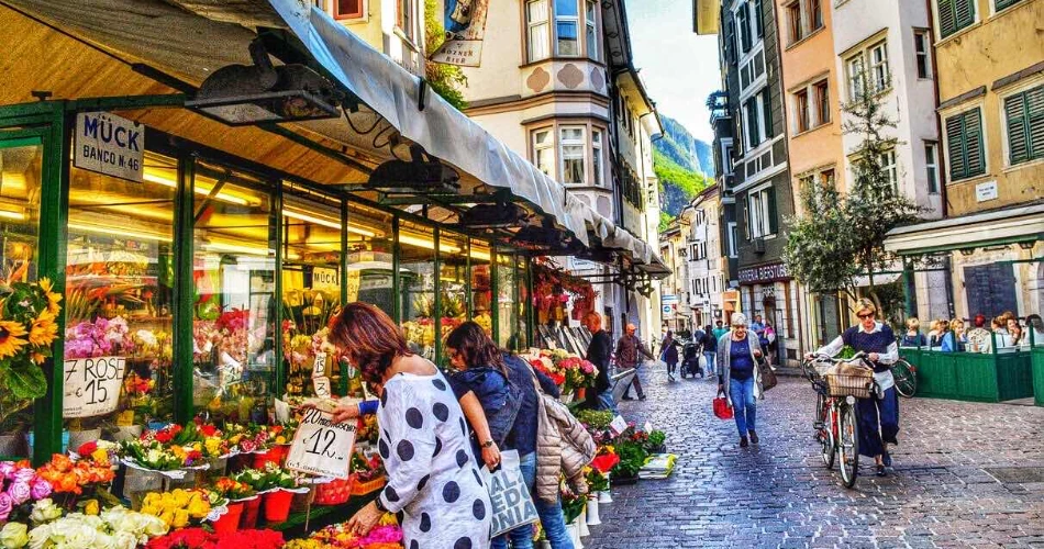 Best Malls and Shopping Spots in and Around Piazza Armerina, Italy
